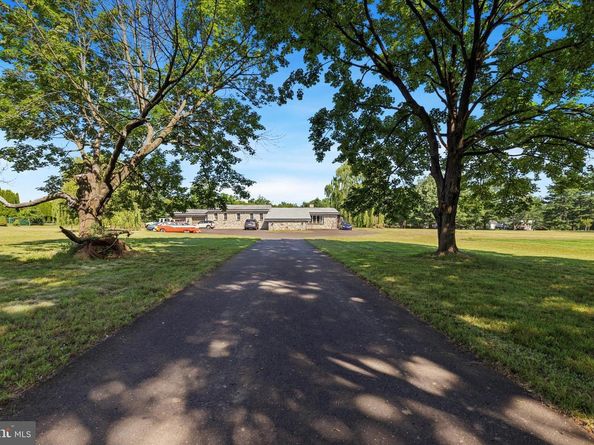 290 Hatboro Road, Ivyland PA 18974