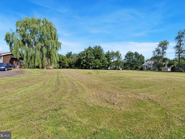 290 Hatboro Road, Ivyland PA 18974