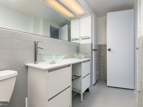4201 Cathedral Avenue NW 910W, Washington DC 20016