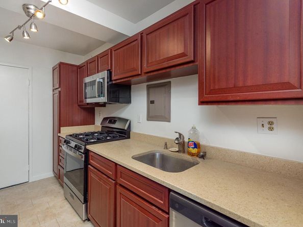 4201 Cathedral Avenue NW 910W, Washington DC 20016