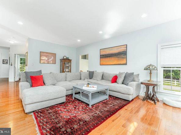 975 S Waterloo Road, Devon PA 19333