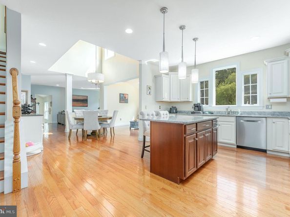 975 S Waterloo Road, Devon PA 19333