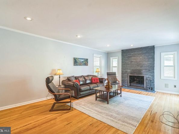 691 Twin Bridge Drive, Wayne PA 19087
