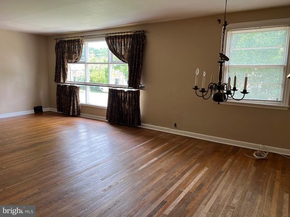 31 Cedar Grove Road, Conshohocken PA 19428