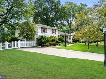 319 Holly Knoll