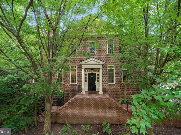 2011 Mayfair Mclean Court, Falls Church VA 22043