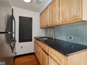 2016 Christian Street C, Philadelphia PA 19146