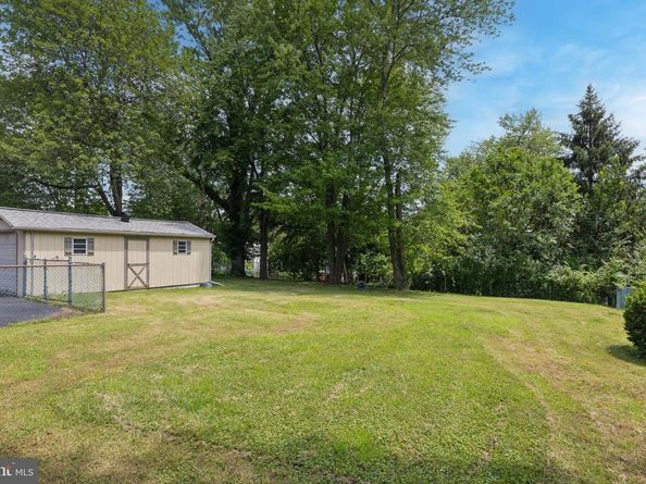 1151 Fitzwatertown Road, Abington PA 19001