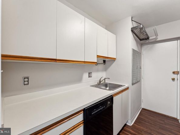 3701 5TH Street S 212, Arlington VA 22204