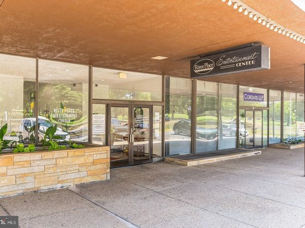 1021 Arlington Boulevard 237, Arlington VA 22209