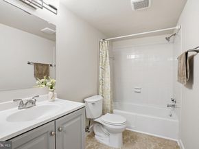 1552 Northgate Square 12B, Reston VA 20190