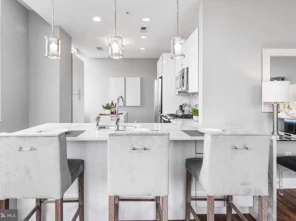 1101 Locust Street 8B, Philadelphia PA 19107
