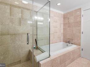 1101 Locust Street 8B, Philadelphia PA 19107