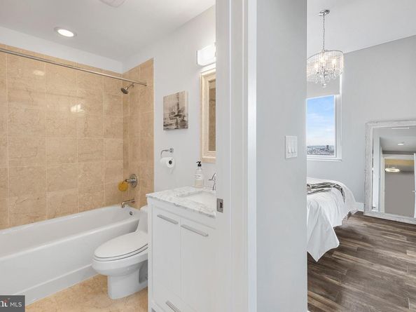 1101 Locust Street 8B, Philadelphia PA 19107