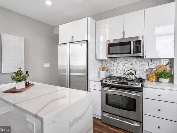1101 Locust Street 8B, Philadelphia PA 19107