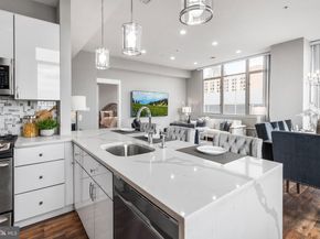 1101 Locust Street 8B, Philadelphia PA 19107