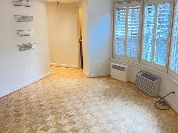 2500 Q Street NW 201, Washington DC 20007