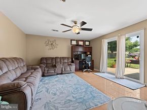 657 S Queen Anne Drive, Fairless Hills PA 19030