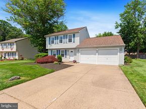 657 S Queen Anne Drive, Fairless Hills PA 19030