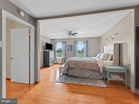 657 S Queen Anne Drive, Fairless Hills PA 19030
