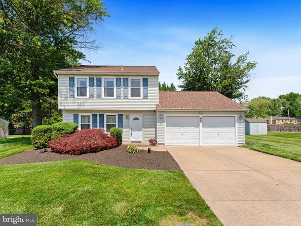 657 S Queen Anne Drive, Fairless Hills PA 19030