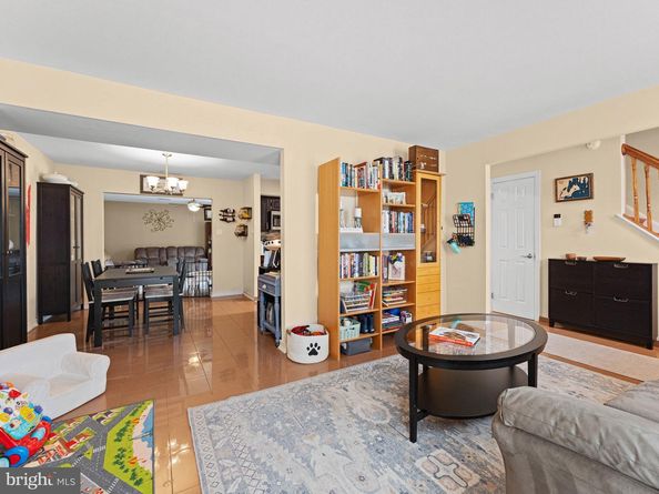 657 S Queen Anne Drive, Fairless Hills PA 19030