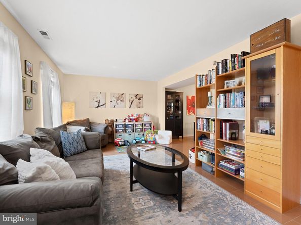 657 S Queen Anne Drive, Fairless Hills PA 19030
