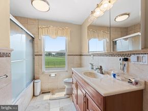 657 S Queen Anne Drive, Fairless Hills PA 19030