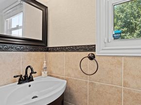 657 S Queen Anne Drive, Fairless Hills PA 19030