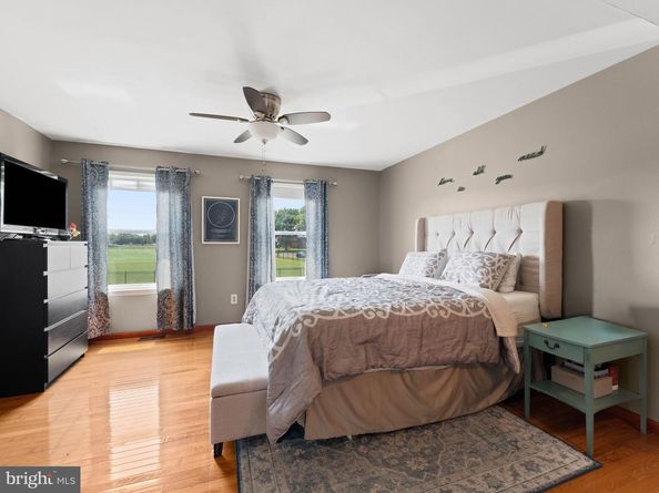 657 S Queen Anne Drive, Fairless Hills PA 19030