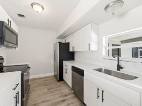 8 NE 9th Avenue, Deerfield Beach FL 33441