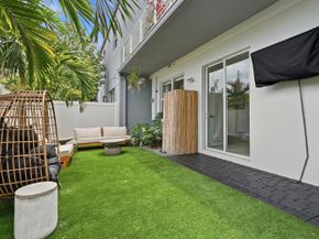 1210 NE 11th Avenue, Fort Lauderdale FL 33304
