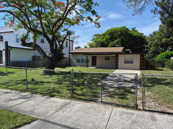 2798 NW 20th Street, Fort Lauderdale FL 33311