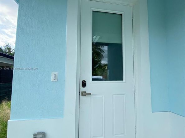 513 6th Avenue S, Lake Worth Beach FL 33460