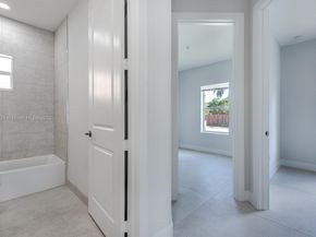 513 6th Avenue S, Lake Worth Beach FL 33460