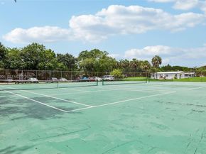 400 Commodore Drive 206, Plantation FL 33325
