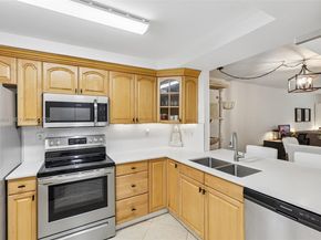 400 Commodore Drive 206, Plantation FL 33325