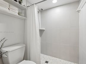 400 Commodore Drive 206, Plantation FL 33325