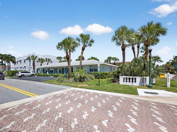 343 Bamboo Road 14, Palm Beach Shores FL 33404