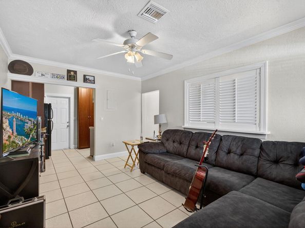 343 Bamboo Road 14, Palm Beach Shores FL 33404