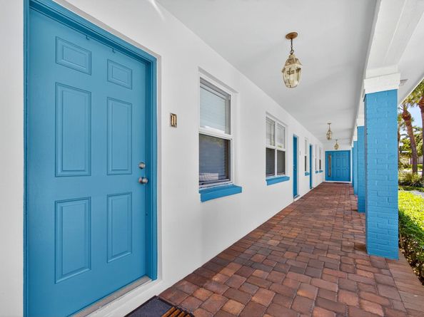 343 Bamboo Road 14, Palm Beach Shores FL 33404