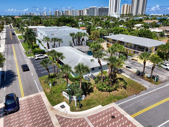 343 Bamboo Road 14, Palm Beach Shores FL 33404