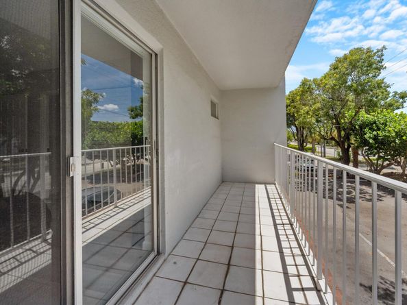 1407 NE 56th Street 210, Fort Lauderdale FL 33334