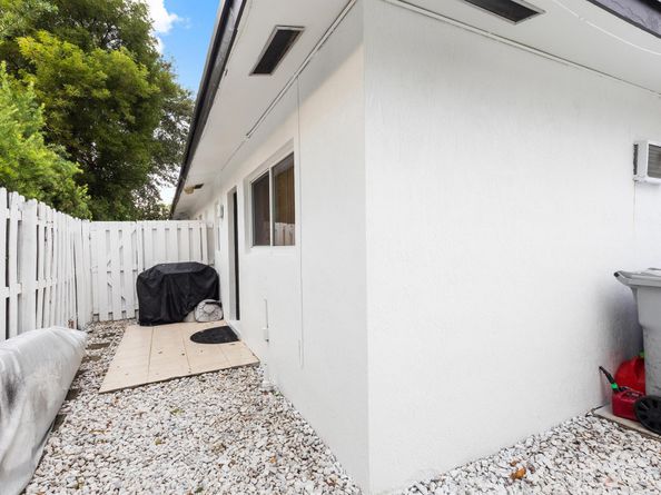 1801 NE 25th Avenue 13, Pompano Beach FL 33062