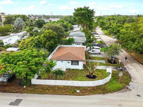 1801 NE 25th Avenue 13, Pompano Beach FL 33062