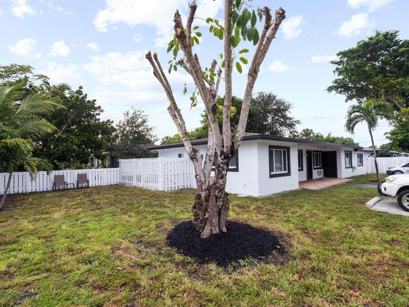 1801 NE 25th Avenue 13, Pompano Beach FL 33062