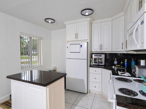 1801 NE 25th Avenue 13, Pompano Beach FL 33062