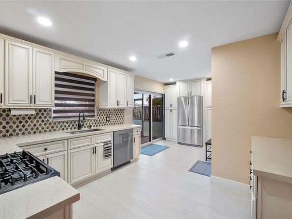 3811 NW 113th Ave, Sunrise FL 33323