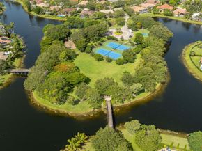 5815 NW 96th Dr, Parkland FL 33076