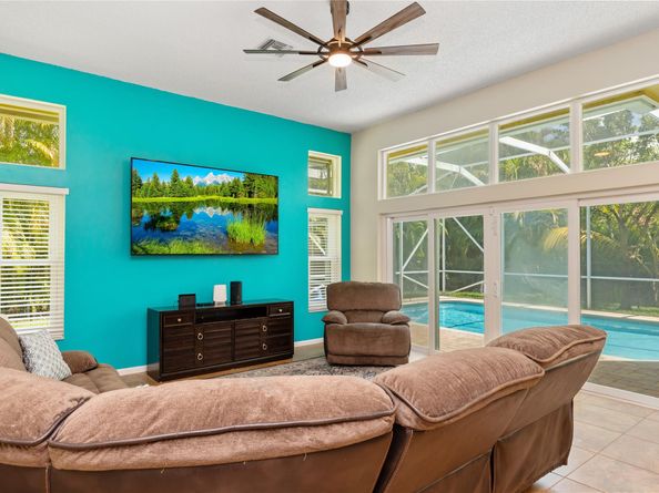 5815 NW 96th Dr, Parkland FL 33076